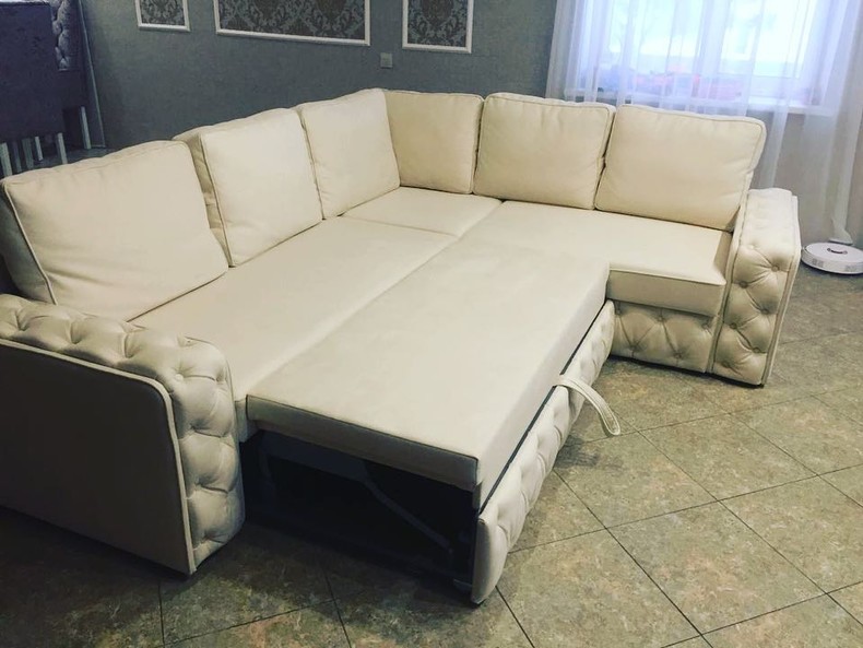 Угловой диван «Кармен 1» с элементами комильфо